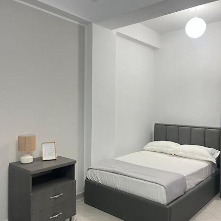 Blossom Apartments Vlorë Esterno foto
