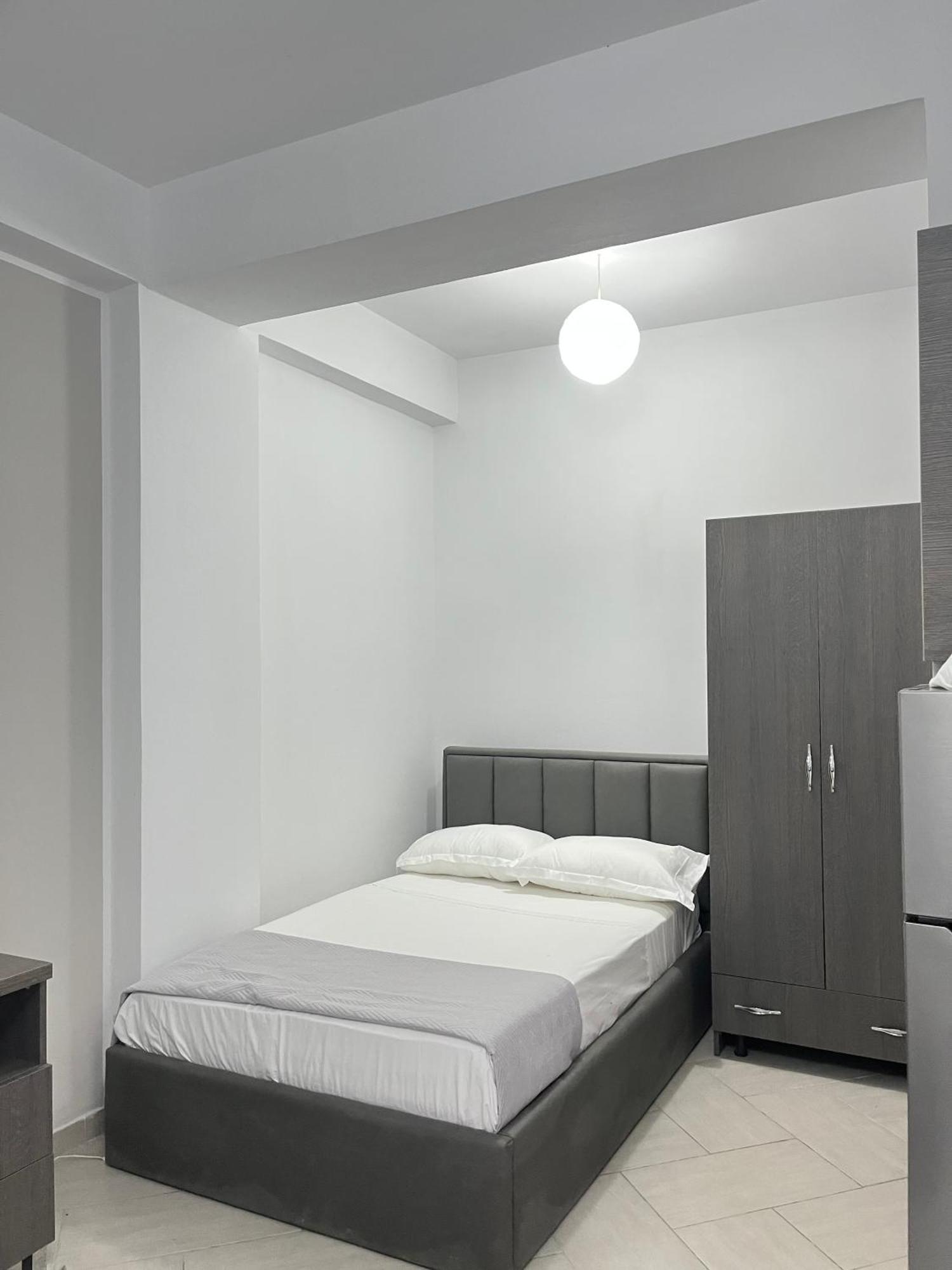 Blossom Apartments Vlorë Esterno foto