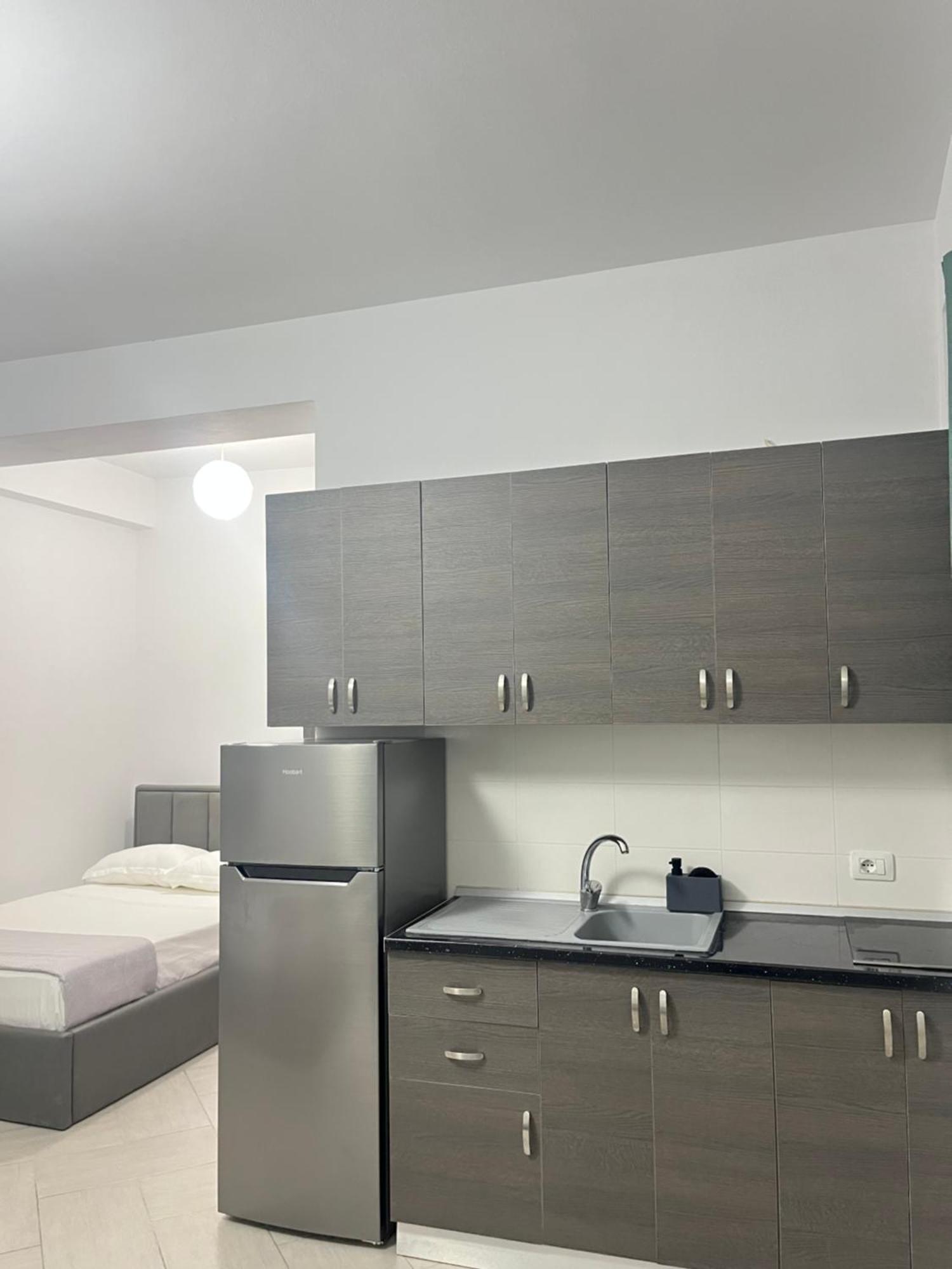 Blossom Apartments Vlorë Esterno foto