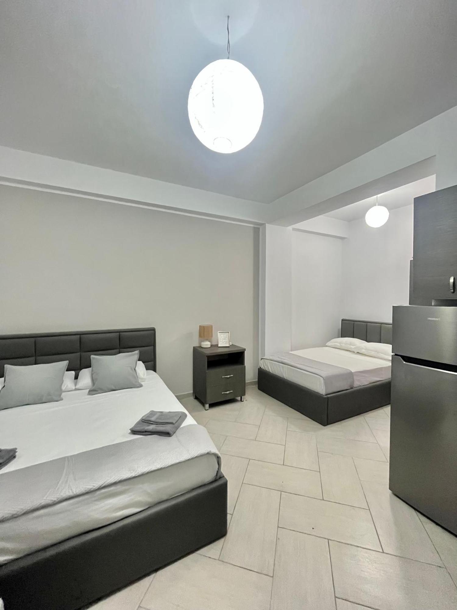 Blossom Apartments Vlorë Esterno foto