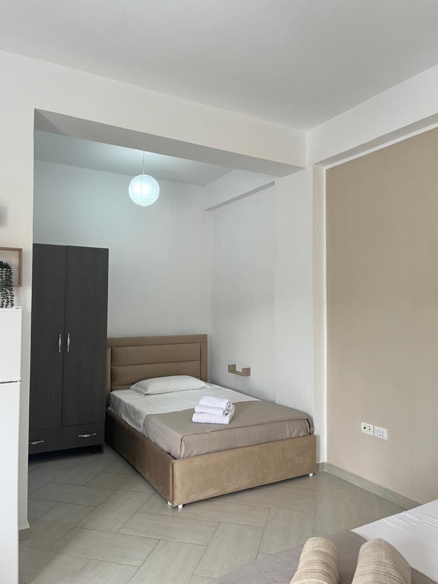 Blossom Apartments Vlorë Esterno foto