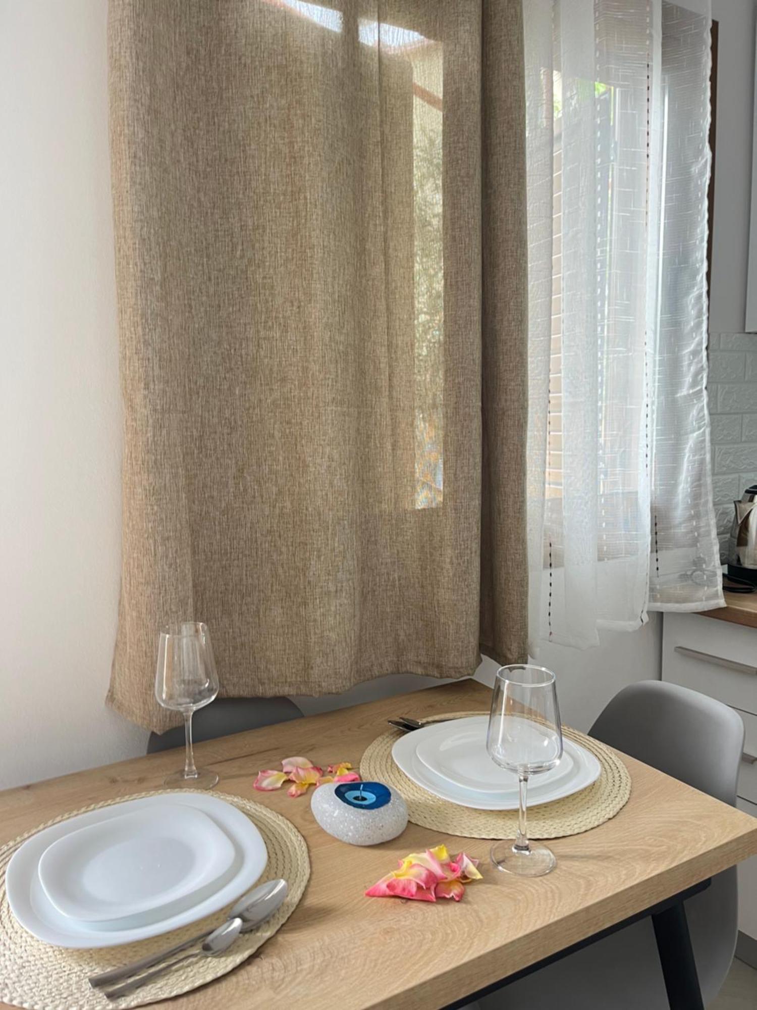 Blossom Apartments Vlorë Esterno foto